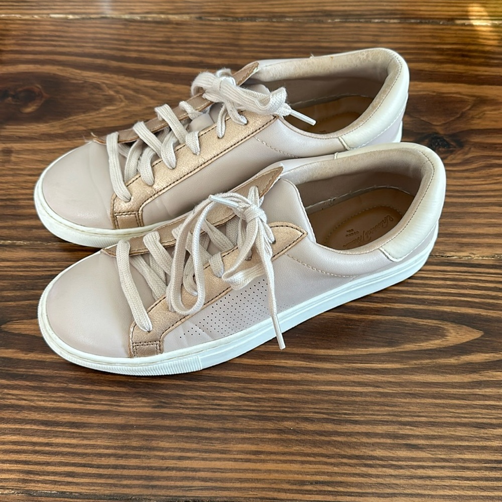 Womens Cadey Sneakers - Universal Thread Tan Size 8  Preowned